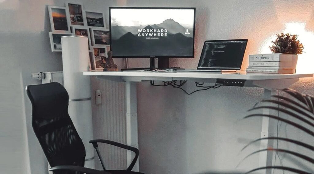 7 tips for using a stand up desk to increase productivity and reduce pain while working from home